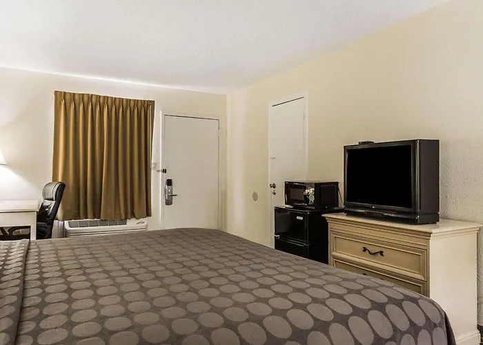 Econo Lodge Coliseum